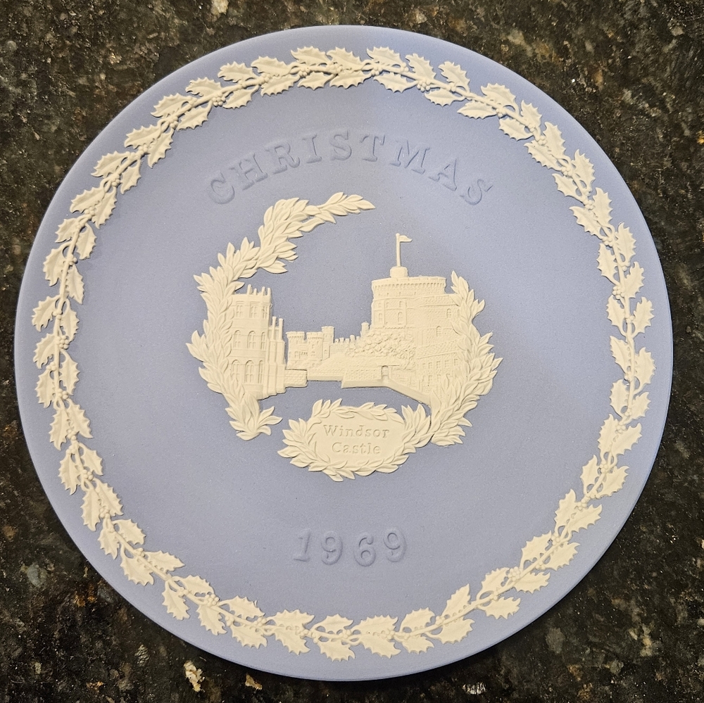 1969 WEDGWOOD BLUE JASPER Windsor Castle Collector Holiday Plate Vintage